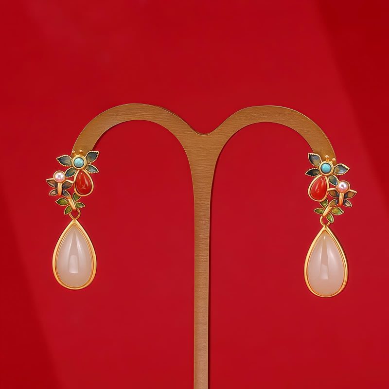 Aretes colgantes de jade blanco y ágata roja con forma de mariposa White Jade Red Agate Butterfly Dangle Earrings
