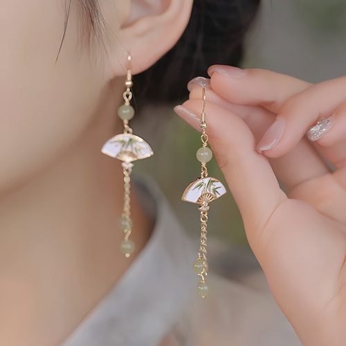 Aretes de Bambú y Jade con baño de Oro de 14K Aretes de Bambú y Jade con baño de Oro de 14K