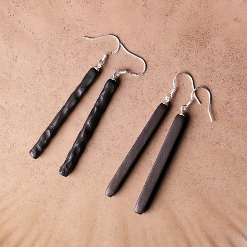 Aretes de Equilibrio y Paz, Ébano y Plata Aretes de Equilibrio y Paz, Ébano y Plata