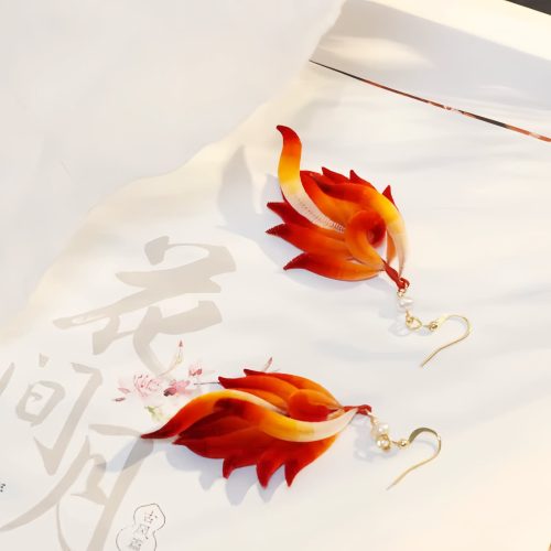 Aretes de Pluma y Flor de Terciopelo Hechos a Mano Aretes de Pluma y Flor de Terciopelo Hechos a Mano