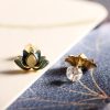 Aretes de Flor de Loto de Jade Cian Hetian Hetian Cyan Jade Lotus Flower Earrings