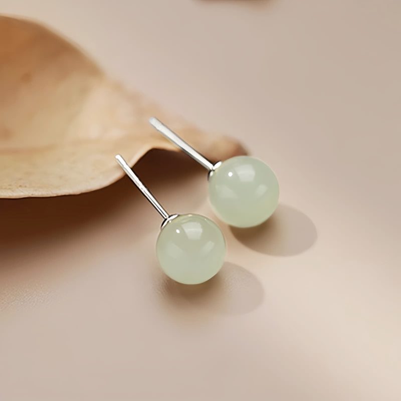 Aretes de Jade con Cuentas de la Suerte Jade Beaded Luck Stud Earrings