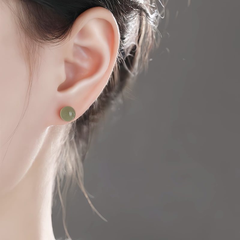 Aretes de Jade con Cuentas de la Suerte Jade Beaded Luck Stud Earrings