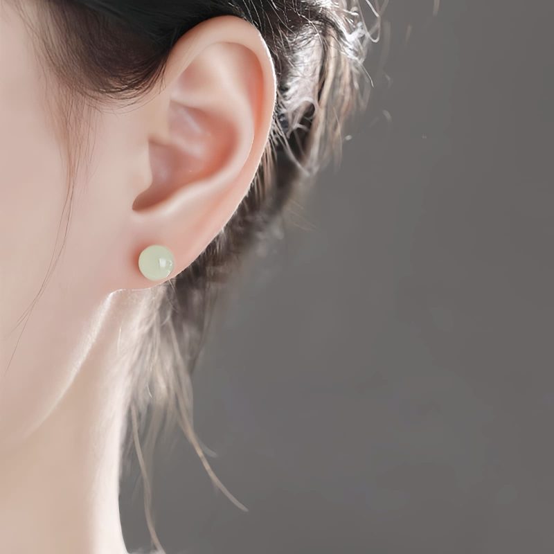 Aretes de Jade con Cuentas de la Suerte Jade Beaded Luck Stud Earrings