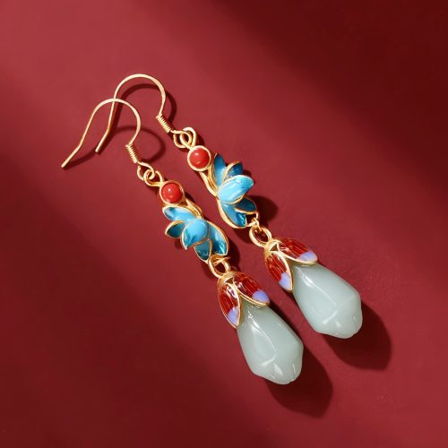 Aretes colgantes con flor de magnolia de jade Aretes colgantes con flor de magnolia de jade
