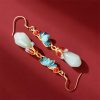 Aretes colgantes con flor de magnolia de jade Jade Magnolia Flower Dangle Earrings
