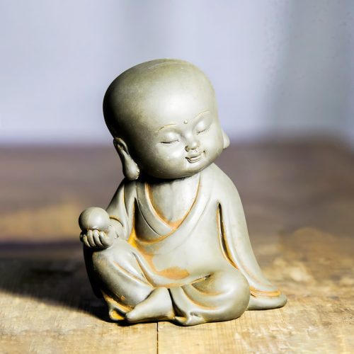 Estatua de Ksitigarbha Guanyin de Resina con Efecto Óxido Estatua de Ksitigarbha Guanyin de Resina con Efecto Óxido