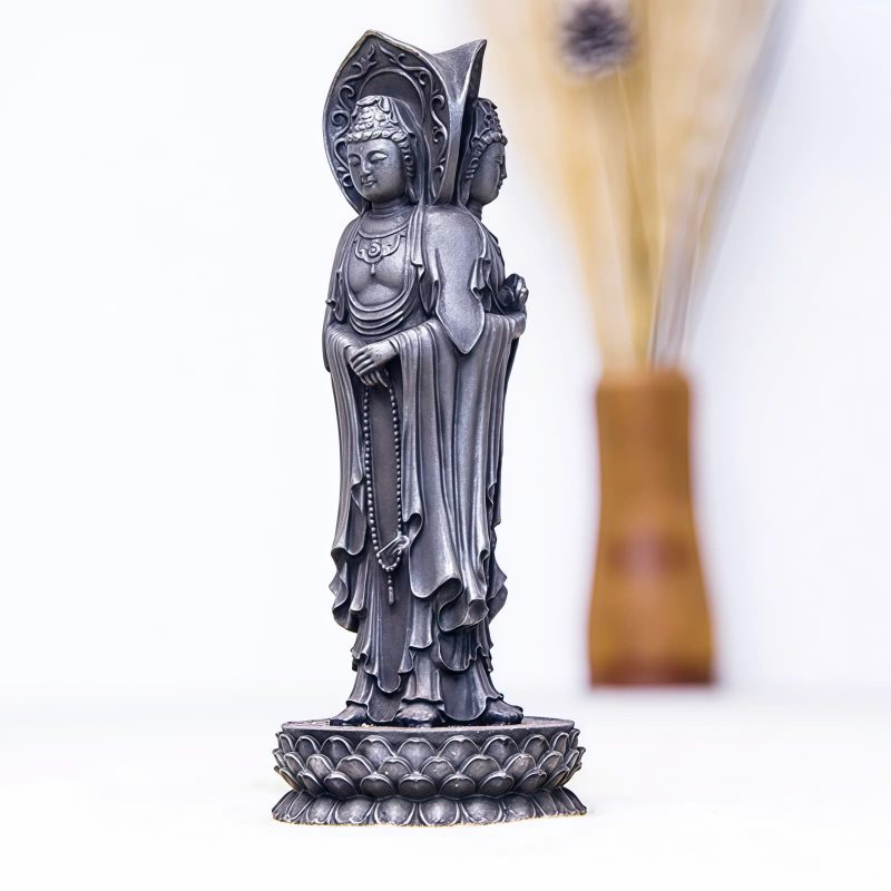 Patung Kwan Yin Bubuk Besi Berkarat - Simbol Kasih Sayang Tiga Wajah Rusty Iron Powder Kwan Yin Statue - Three-Faced Compassion Symbol