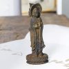 Patung Kwan Yin Bubuk Besi Berkarat - Simbol Kasih Sayang Tiga Wajah Rusty Iron Powder Kwan Yin Statue - Three-Faced Compassion Symbol