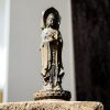 Patung Kwan Yin Bubuk Besi Berkarat - Simbol Kasih Sayang Tiga Wajah Rusty Iron Powder Kwan Yin Statue - Three-Faced Compassion Symbol