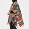 Chale Tibetano con Borlas Onduladas y Colores Vibrantes Tibetan Colorful Wavy Tassel Shawl