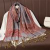 Chale Tibetano de Poliéster con Diseño Floral Colorido Tibetan Polyester Colorful Floral Design Shawl