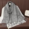 Chale Tibetano de Poliéster con Diseño Floral Colorido Tibetan Polyester Colorful Floral Design Shawl