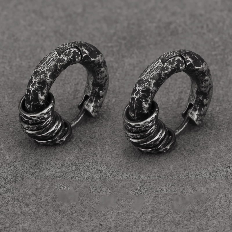Aretes de Plata Tibetana Martillados a Mano para Protección Hand-hammered Tibetan Silver Protection Earrings