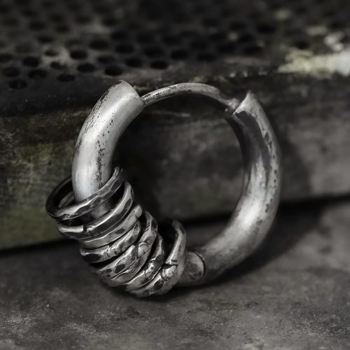 Aretes de Plata Tibetana Martillados a Mano para Protección Aretes de Plata Tibetana Martillados a Mano para Protección