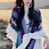 Chale Tibetano con Franjas Onduladas y Borlas Tibetan Wavy Striped Tassel Shawl