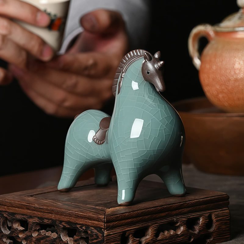 Decoración de Caballo de Cerámica Tradicional para el Éxito Traditional Ceramic Horse Decoration for Success