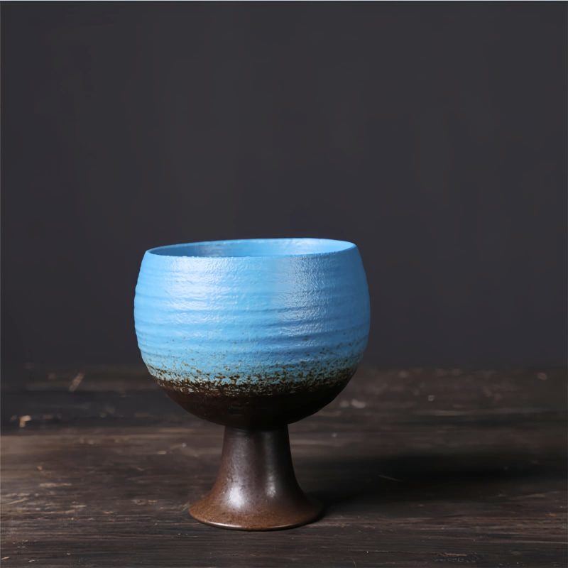 Taza de Vino de Cerámica Elegante con Diseño de Cáliz Elegant Ceramic Wine Mug with Goblet Design