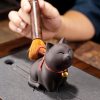 Figura de Gato de Arcilla Morada para Decoración de Escritorio Purple Clay Cat Figurine Desk Decoration