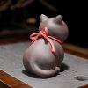 Figura de Gato de Arcilla Morada para Decoración de Escritorio Purple Clay Cat Figurine Desk Decoration