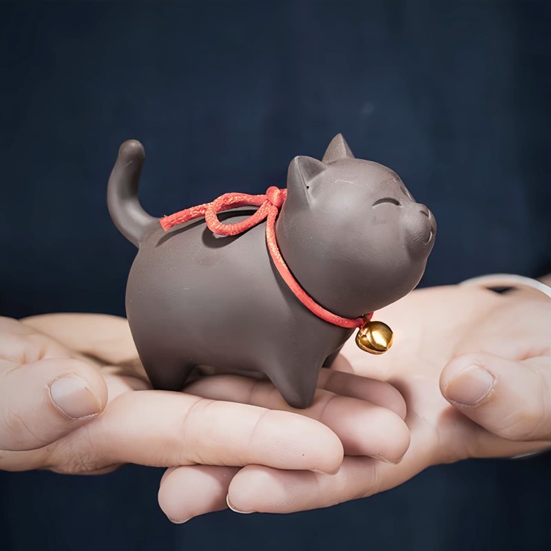 Figura de Gato de Arcilla Morada para Decoración de Escritorio Purple Clay Cat Figurine Desk Decoration