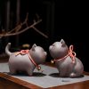 Figura de Gato de Arcilla Morada para Decoración de Escritorio Purple Clay Cat Figurine Desk Decoration