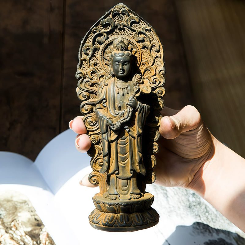 Dekorasi Patung Avalokitesvara dari Bubuk Besi Iron Powder Avalokitesvara Statue Decoration
