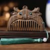 مشط جيبي من خشب الصندل الأخضر حسب الأبراج الصينية Chinese Zodiac Green Sandalwood Portable Comb