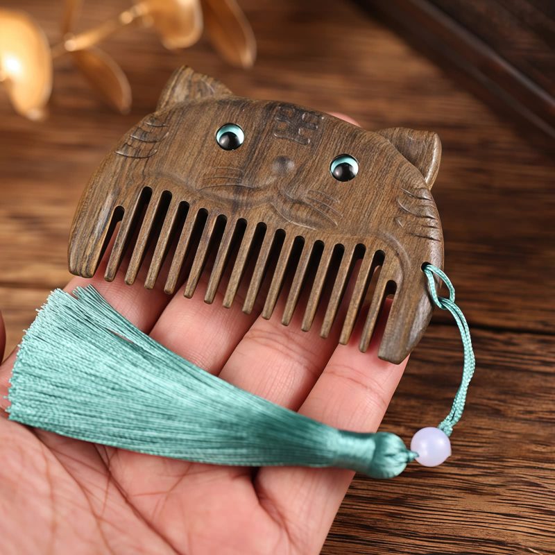 مشط جيبي من خشب الصندل الأخضر حسب الأبراج الصينية Chinese Zodiac Green Sandalwood Portable Comb