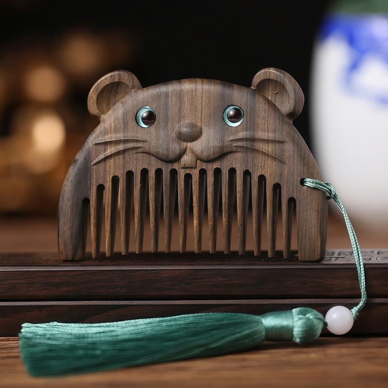 مشط جيبي من خشب الصندل الأخضر حسب الأبراج الصينية Chinese Zodiac Green Sandalwood Portable Comb