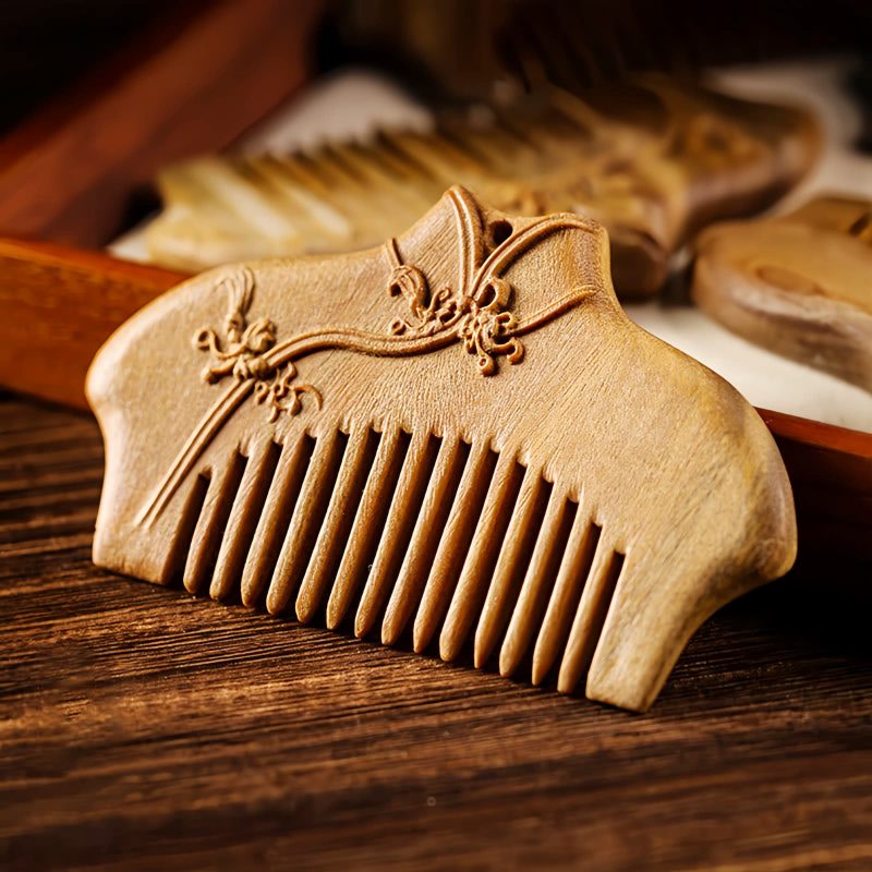 Peine Tallado con Flores de Sándalo Verde Green Sandalwood Floral Engraved Comb