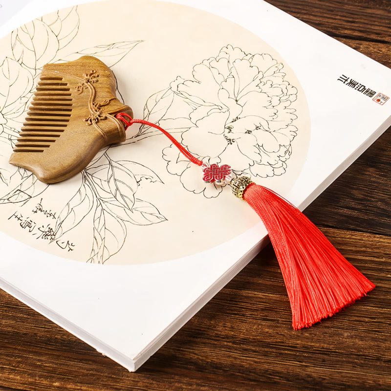 Peine Tallado con Flores de Sándalo Verde Green Sandalwood Floral Engraved Comb