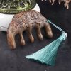 مشط من خشب الصندل الأخضر المنقوش بزهر الخوخ وسمكة الكوي Green Sandalwood Plum Blossom Koi Fish Engraved Comb