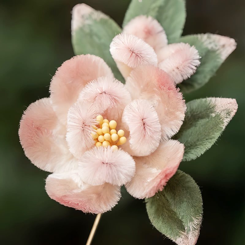 Broche de Flor de Durazno de Seda de Morera Hecha a Mano Handmade Mulberry Silk Peach Blossom Brooch