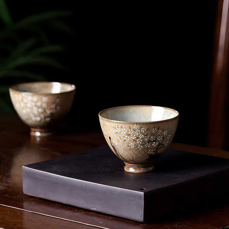 Cangkir Teh Porcelain Ru Kiln Jingdezhen dengan Desain Gadis Hanfu Jingdezhen Ru Kiln Porcelain Teacup with Hanfu Girl Design