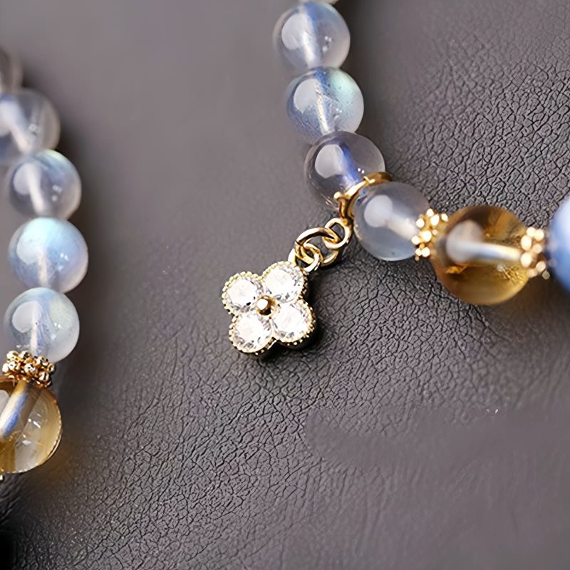 Pulseira Natural de Pedra da Lua com Pingente de Flor Natural Moonstone Flower Charm Bracelet