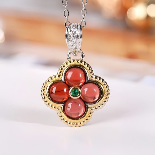 Collar de Protección de Trébol de Cuatro Hojas con Granate de Plata 925 Collar de Protección de Trébol de Cuatro Hojas con Granate de Plata 925