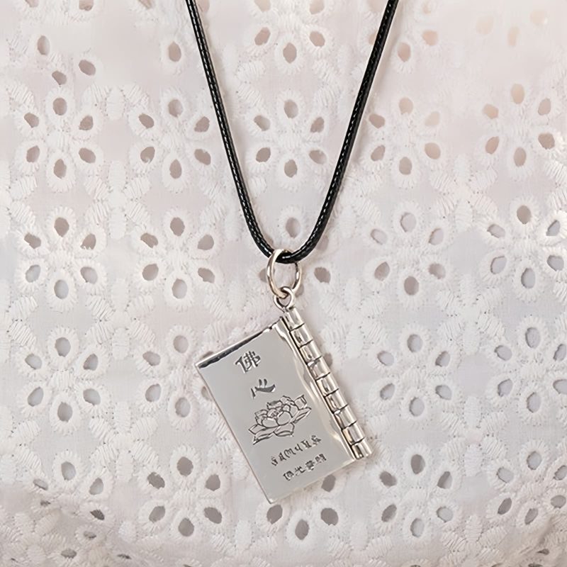 قلادة لوتس السلام من الفضة عيار 990 مع نقش سورة القلب 990 Silver Heart Sutra Lotus Peace Necklace