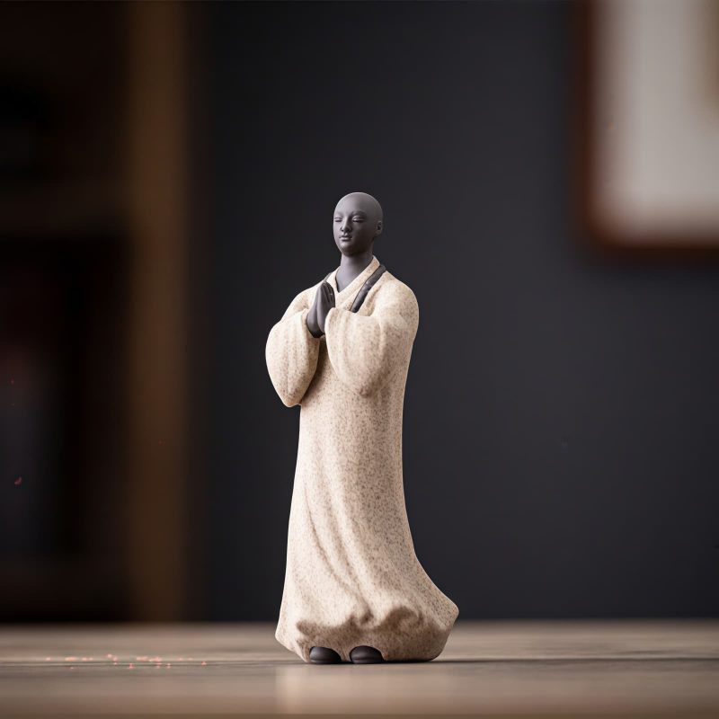 Dekorasi Patung Biksu Meditasi Keramik yang Penuh Welas Asih Ceramic Compassion Meditating Monk Decoration