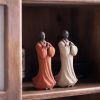 Dekorasi Patung Biksu Meditasi Keramik yang Penuh Welas Asih Ceramic Compassion Meditating Monk Decoration