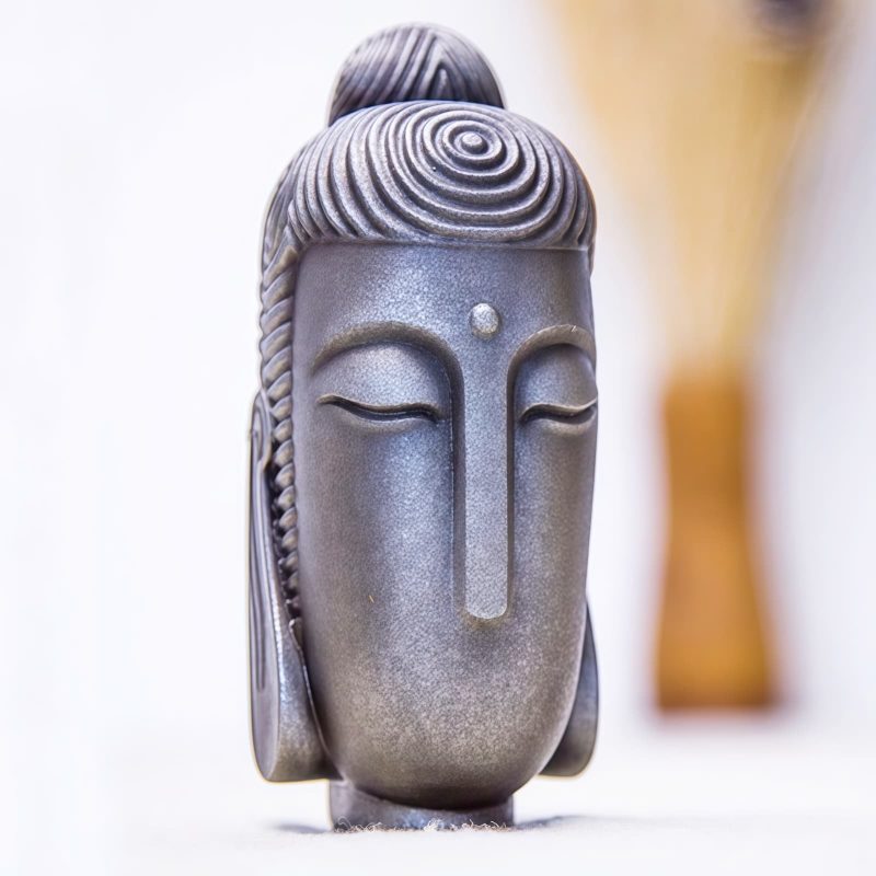 Estatua de Buda Meditando de Resina Fundida con Óxido Rust Cast Resin Meditating Buddha Statue