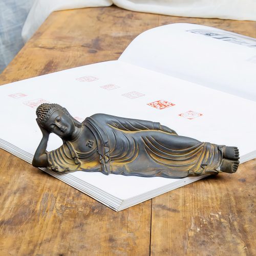 Estatua de Buda Shakyamuni de Hierro Rústico Estatua de Buda Shakyamuni de Hierro Rústico