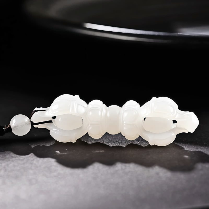 Collar con dije de Dorje Vajra de Jade Hetian Tibetano para el Éxito Tibetan Hetian Jade Dorje Vajra Success Necklace Pendant