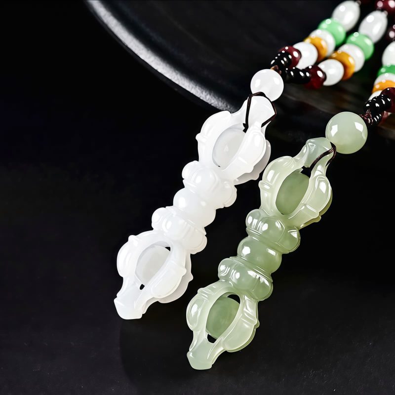 Collar con dije de Dorje Vajra de Jade Hetian Tibetano para el Éxito Tibetan Hetian Jade Dorje Vajra Success Necklace Pendant