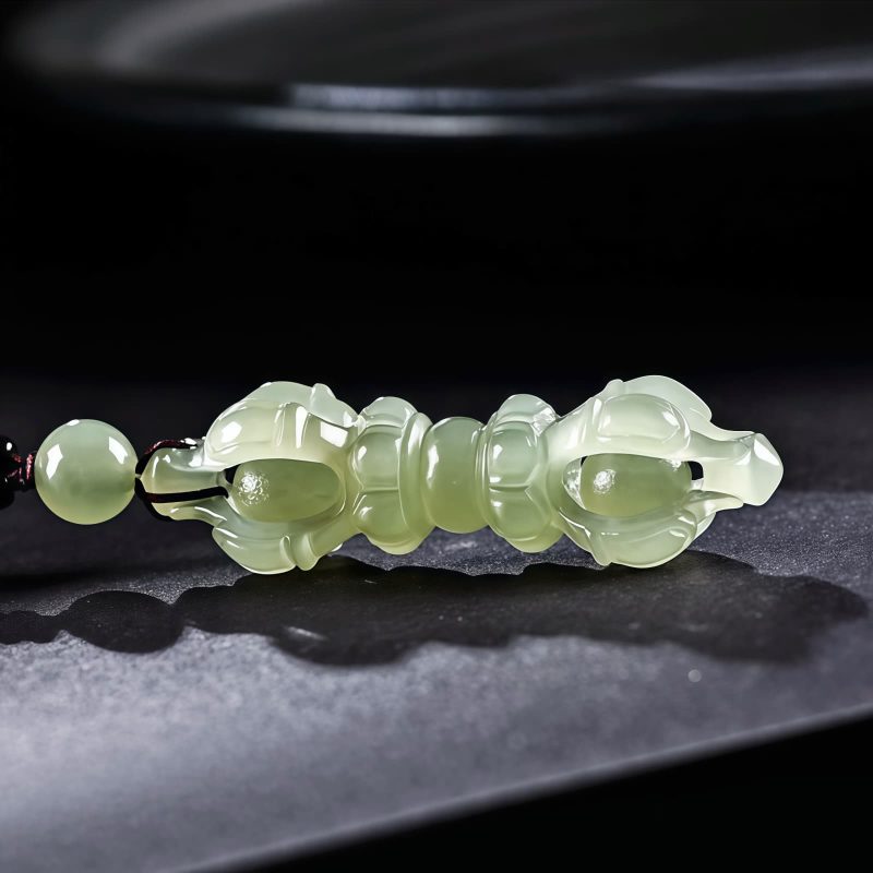 Collar con dije de Dorje Vajra de Jade Hetian Tibetano para el Éxito Tibetan Hetian Jade Dorje Vajra Success Necklace Pendant