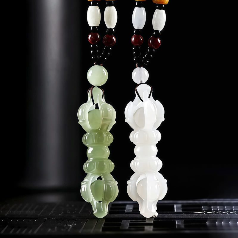 Collar con dije de Dorje Vajra de Jade Hetian Tibetano para el Éxito Tibetan Hetian Jade Dorje Vajra Success Necklace Pendant