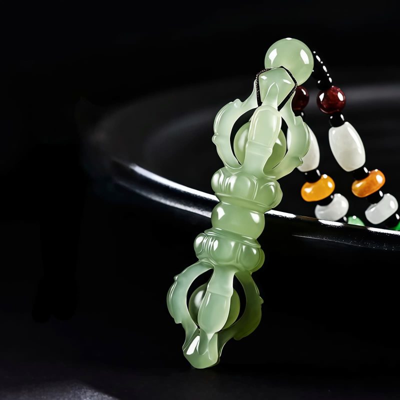 Collar con dije de Dorje Vajra de Jade Hetian Tibetano para el Éxito Tibetan Hetian Jade Dorje Vajra Success Necklace Pendant