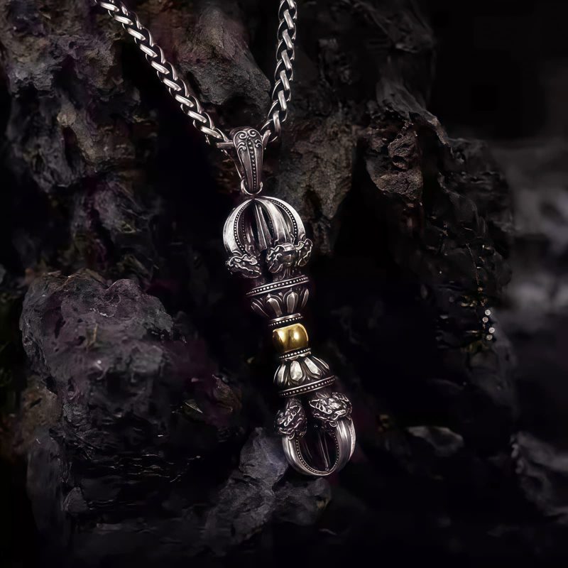 Collar con dije Dorje Vajra de plata tibetana para la prosperidad Tibetan Silver Dorje Vajra Wealth Pendant