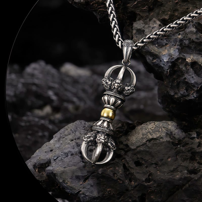 Collar con dije Dorje Vajra de plata tibetana para la prosperidad Tibetan Silver Dorje Vajra Wealth Pendant