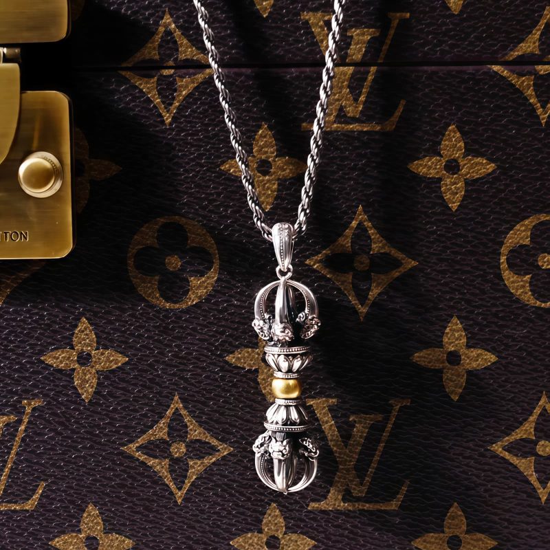Collar con dije Dorje Vajra de plata tibetana para la prosperidad Tibetan Silver Dorje Vajra Wealth Pendant